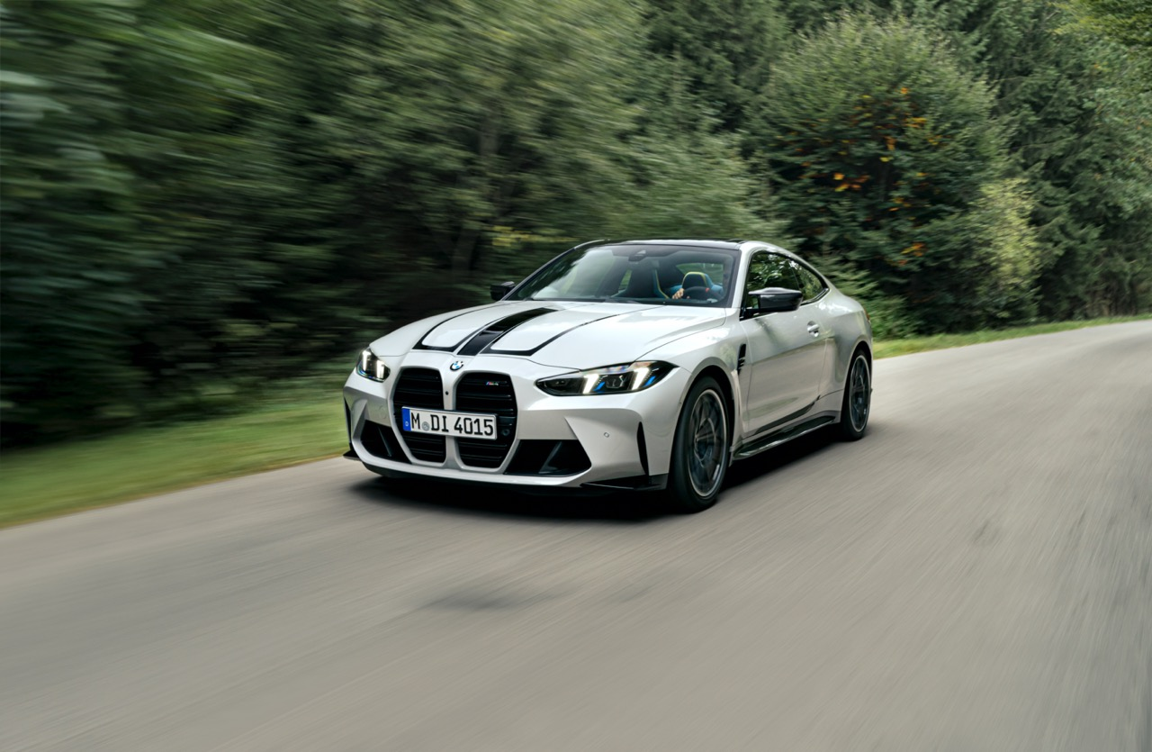 BMW Memperkenalkan M4 Coupé dan Convertible Baharu