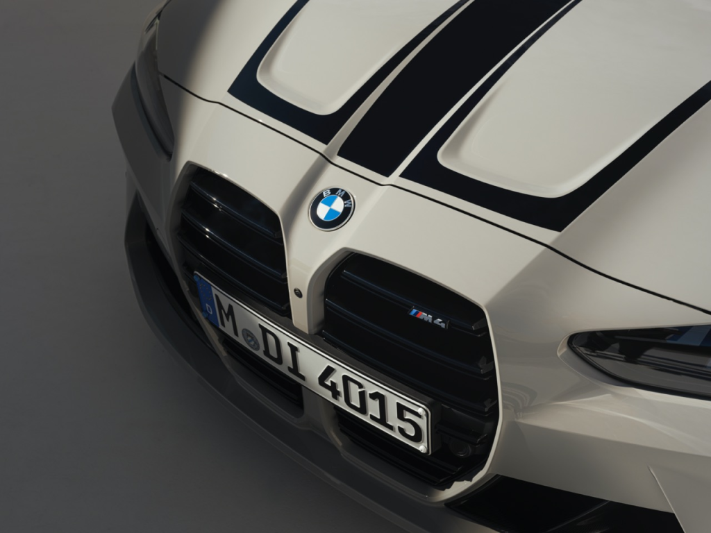 BMW Memperkenalkan M4 Coupé dan Convertible Baharu