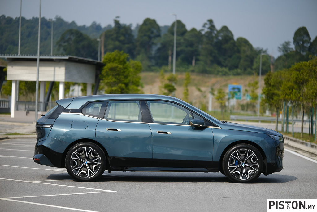 Review: BMW iX xDrive50 Sport – The Best Premium EV? Maybe!