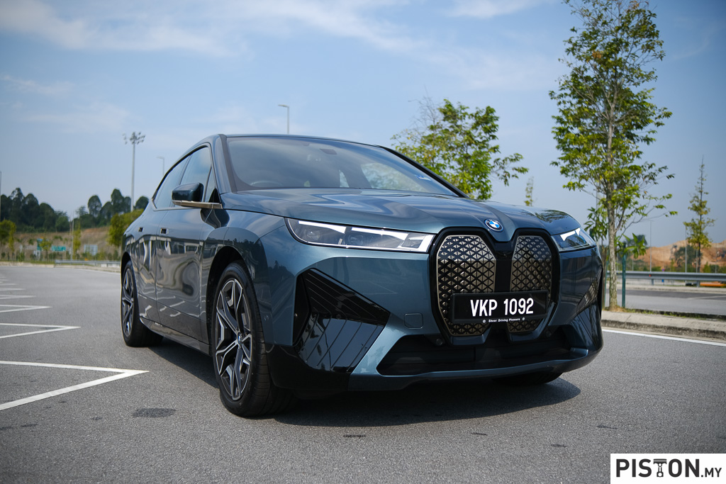 Review: BMW iX xDrive50 Sport – The Best Premium EV? Maybe!
