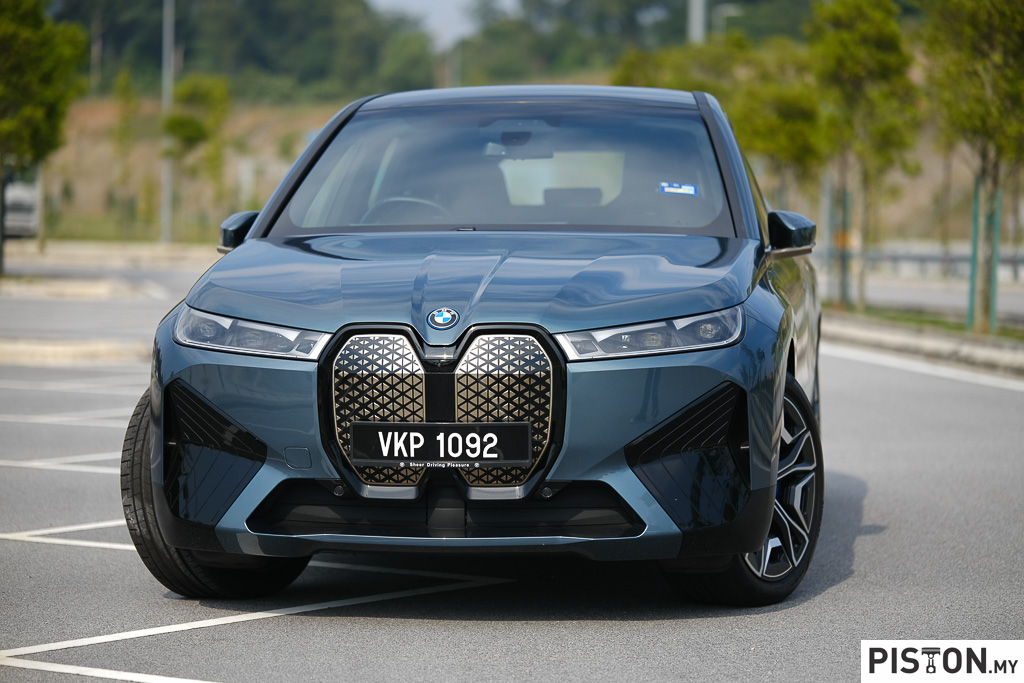 Review: BMW iX xDrive50 Sport – The Best Premium EV? Maybe!