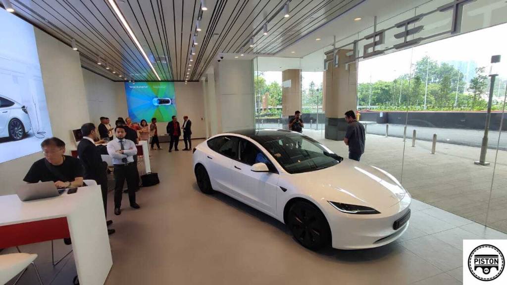 Nilai Saham Tesla Turun 12%, Musk Memberi Amaran Pertumbuhan Jualan Perlahan