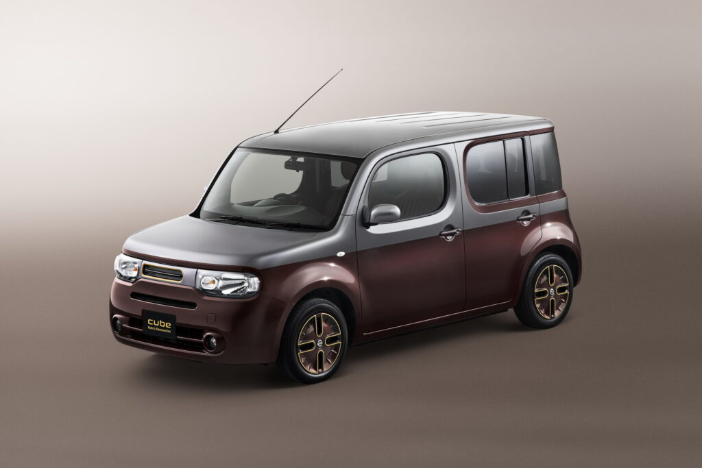 Nissan Melancarkan Program Pengubahsuaian Cube Retro di Jepun