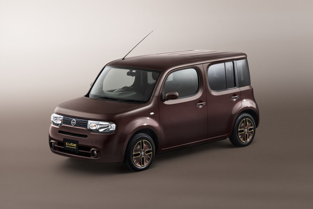 Nissan Melancarkan Program Pengubahsuaian Cube Retro di Jepun