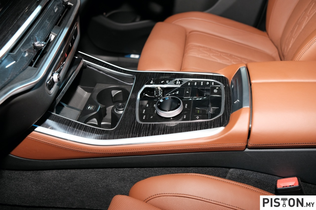 BMW Malaysia Memperkenalkan X5 xDrive50e M Sport Yang Dipasang Di Malaysia