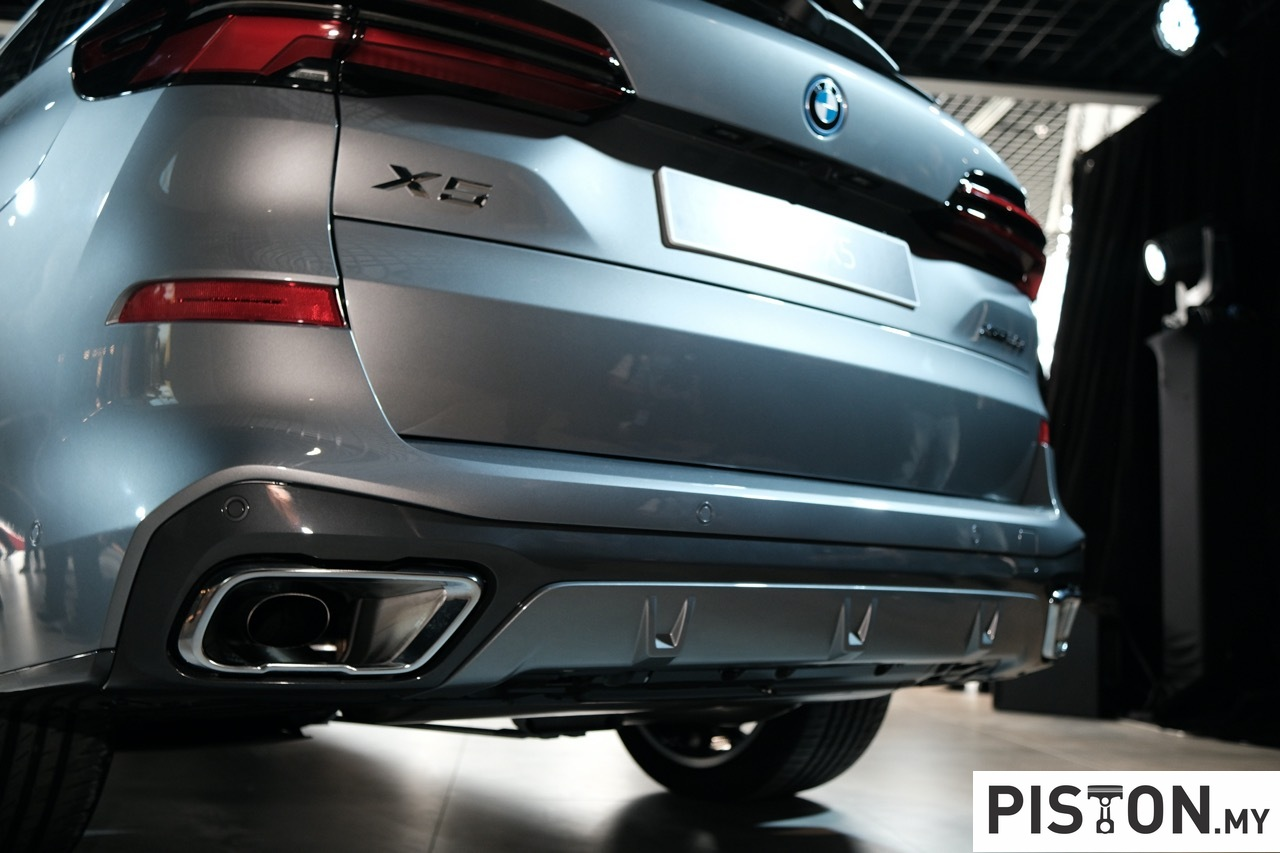 BMW Malaysia Memperkenalkan X5 xDrive50e M Sport Yang Dipasang Di Malaysia