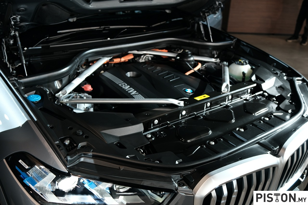BMW Malaysia Memperkenalkan X5 xDrive50e M Sport Yang Dipasang Di Malaysia