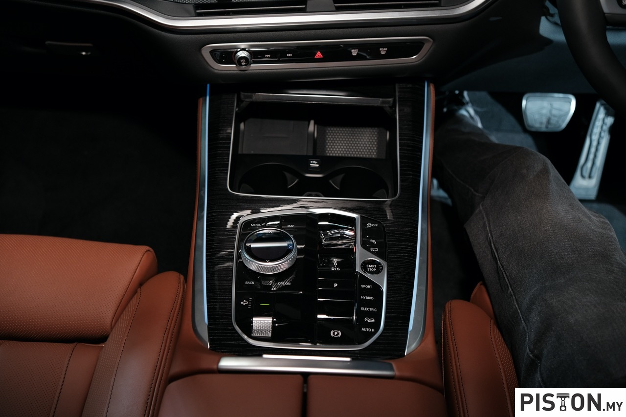 BMW Malaysia Memperkenalkan X5 xDrive50e M Sport Yang Dipasang Di Malaysia