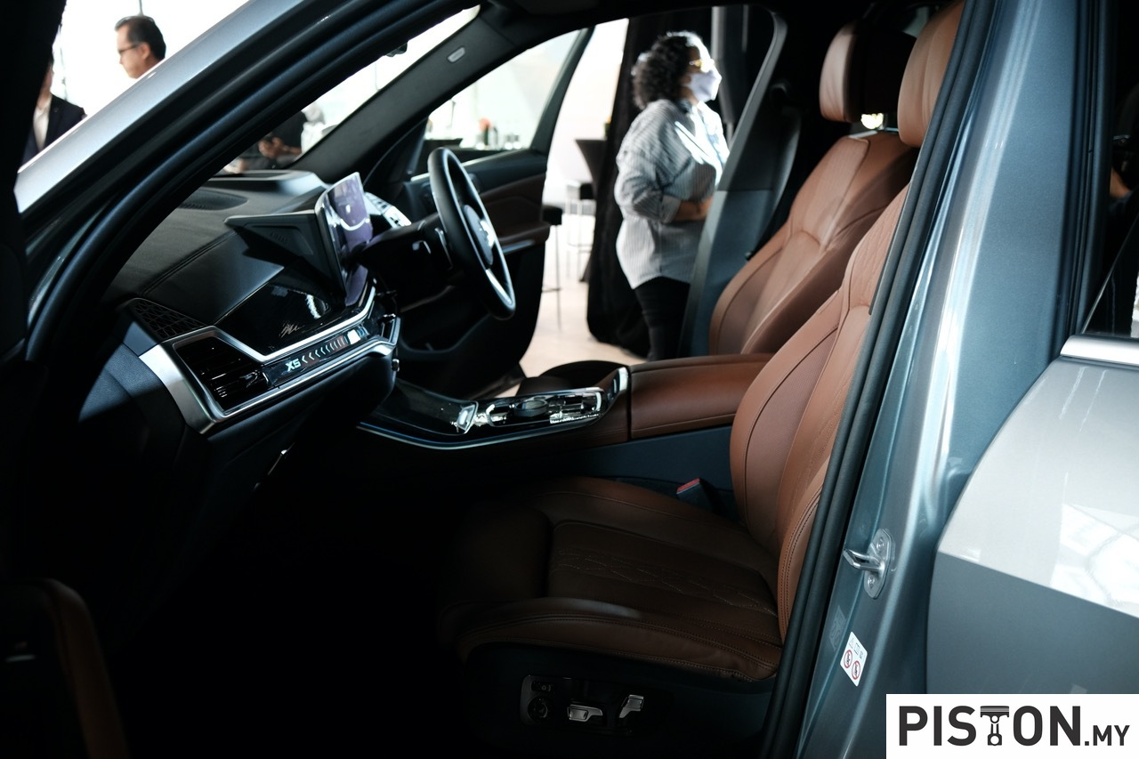 BMW Malaysia Memperkenalkan X5 xDrive50e M Sport Yang Dipasang Di Malaysia