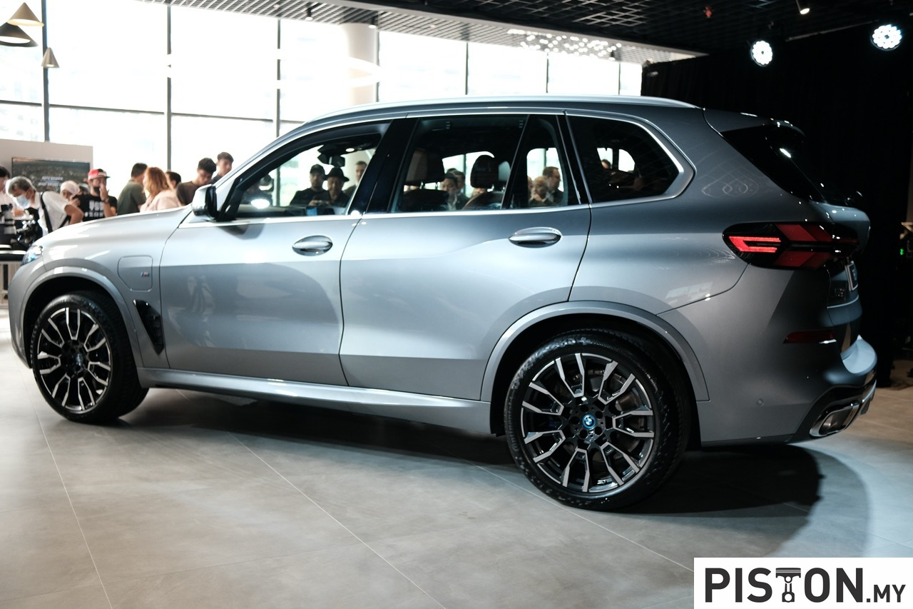 BMW Malaysia Memperkenalkan X5 xDrive50e M Sport Yang Dipasang Di Malaysia