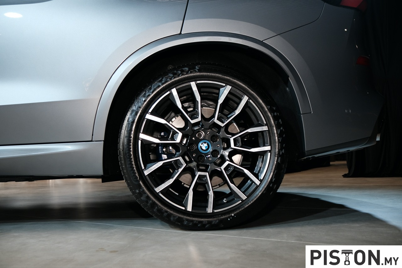 BMW Malaysia Memperkenalkan X5 xDrive50e M Sport Yang Dipasang Di Malaysia