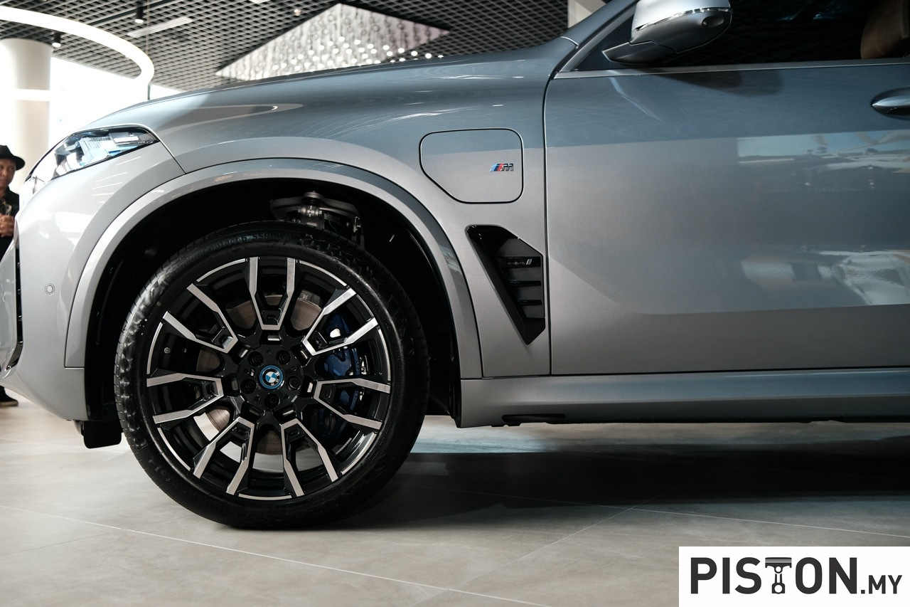 BMW Malaysia Memperkenalkan X5 xDrive50e M Sport Yang Dipasang Di Malaysia