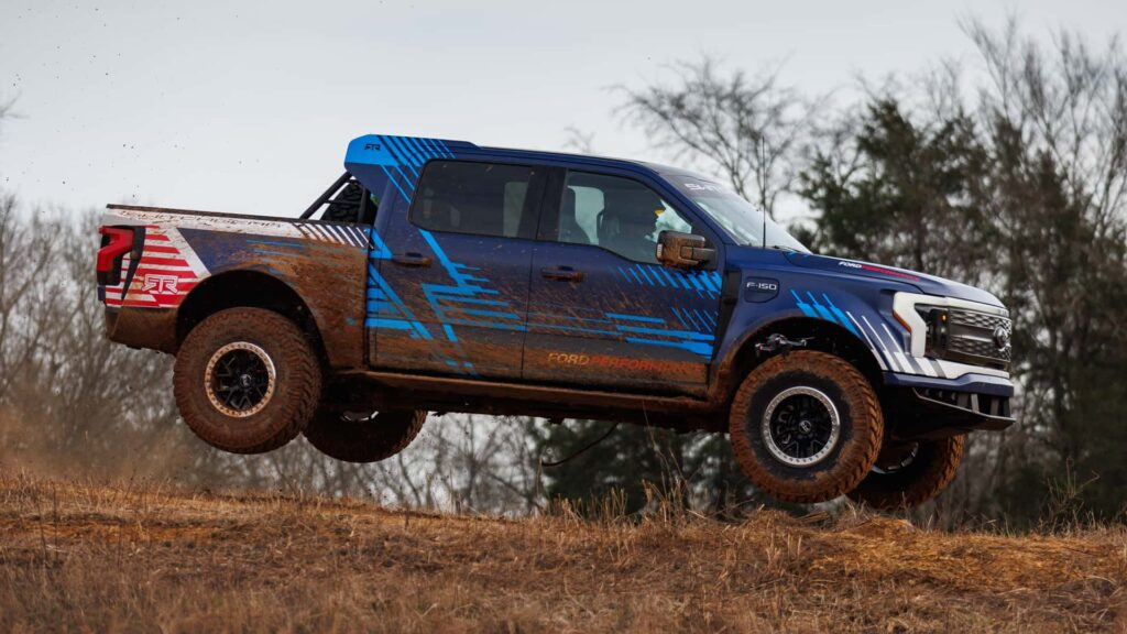 Ford Performance Melancarkan F-150 Lightning Switchgear Off-Road