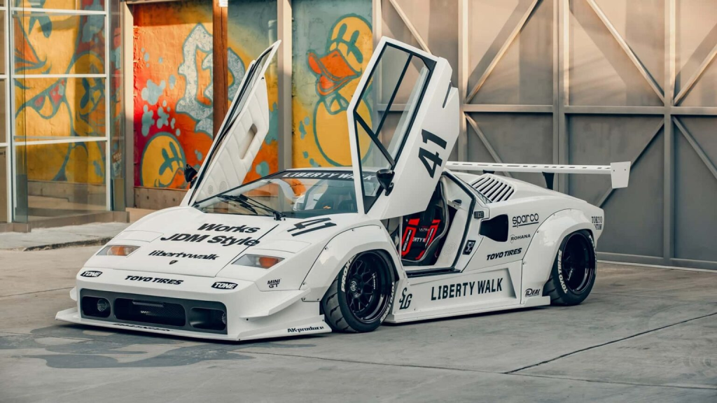 Liberty Walk Menjadikan Lamborghini Countach Lebih Ganas