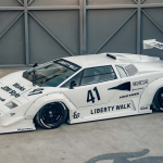 Liberty Walk Menjadikan Lamborghini Countach Lebih Ganas