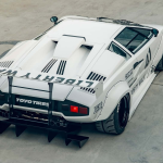 Liberty Walk Menjadikan Lamborghini Countach Lebih Ganas