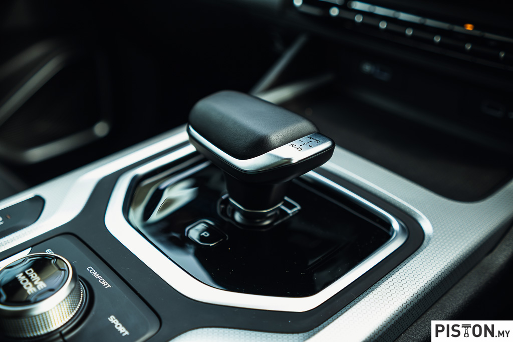 Reviewed: Proton X90 Flagship – Great Value For Money For Your Family!