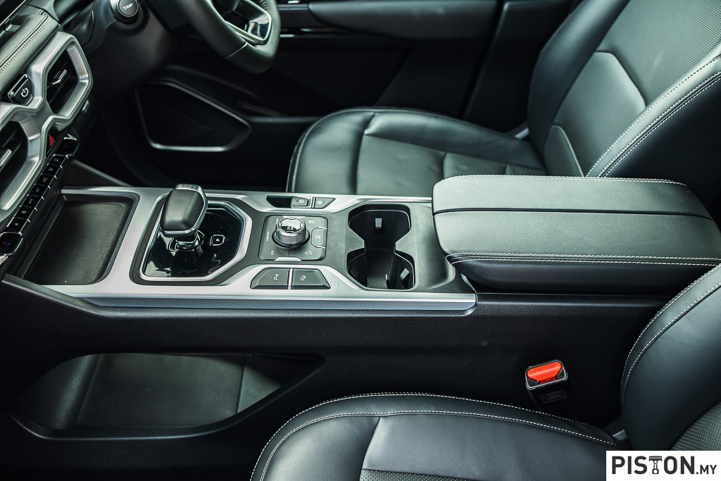 Reviewed: Proton X90 Flagship – Great Value For Money For Your Family!