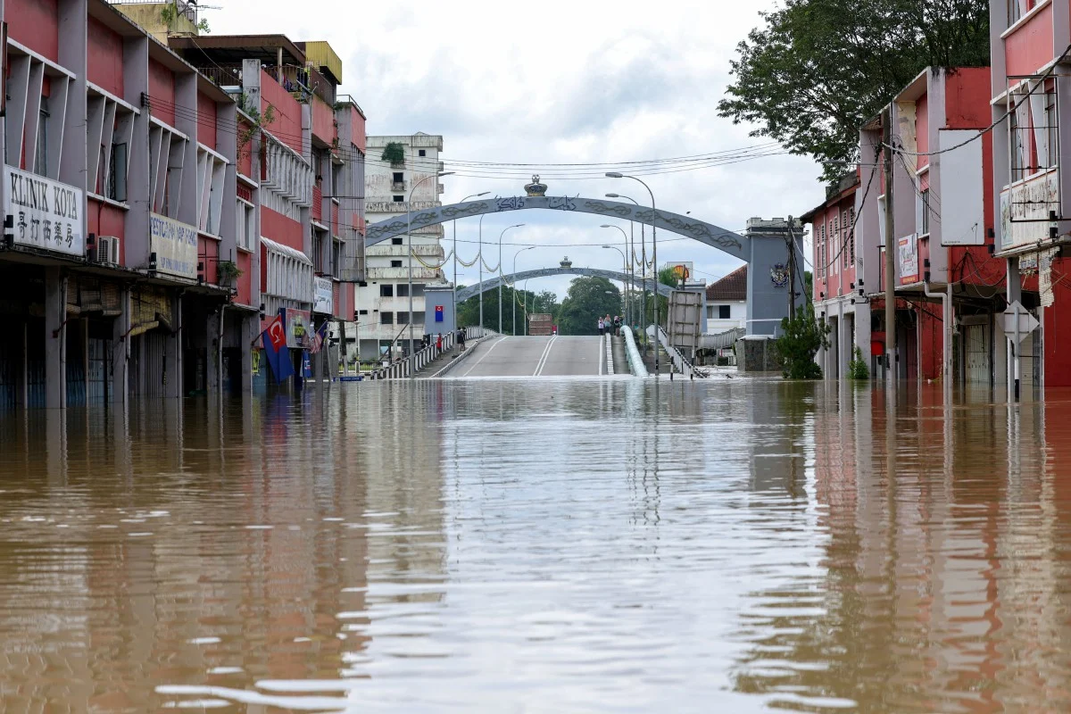 Severe Flooding Paralyses Kota Tinggi City Centre