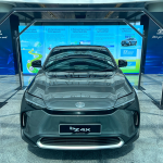 Ketua Toyota Kekal Keraguan Terhadap Peralihan Penuh ke EV