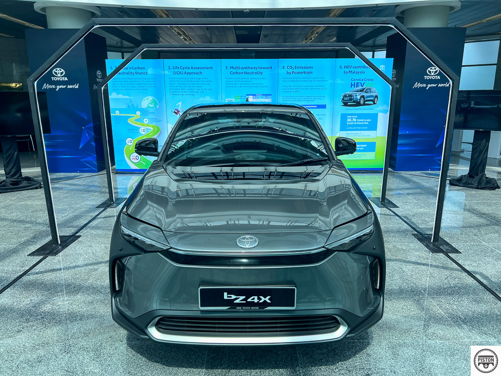 Ketua Toyota Kekal Keraguan Terhadap Peralihan Penuh ke EV
