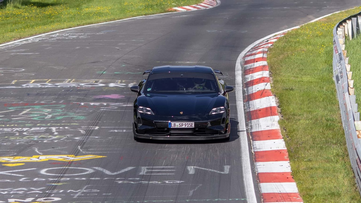 Porsche Taycan Turbo GT Pecahkan Rekod di Nürburgring