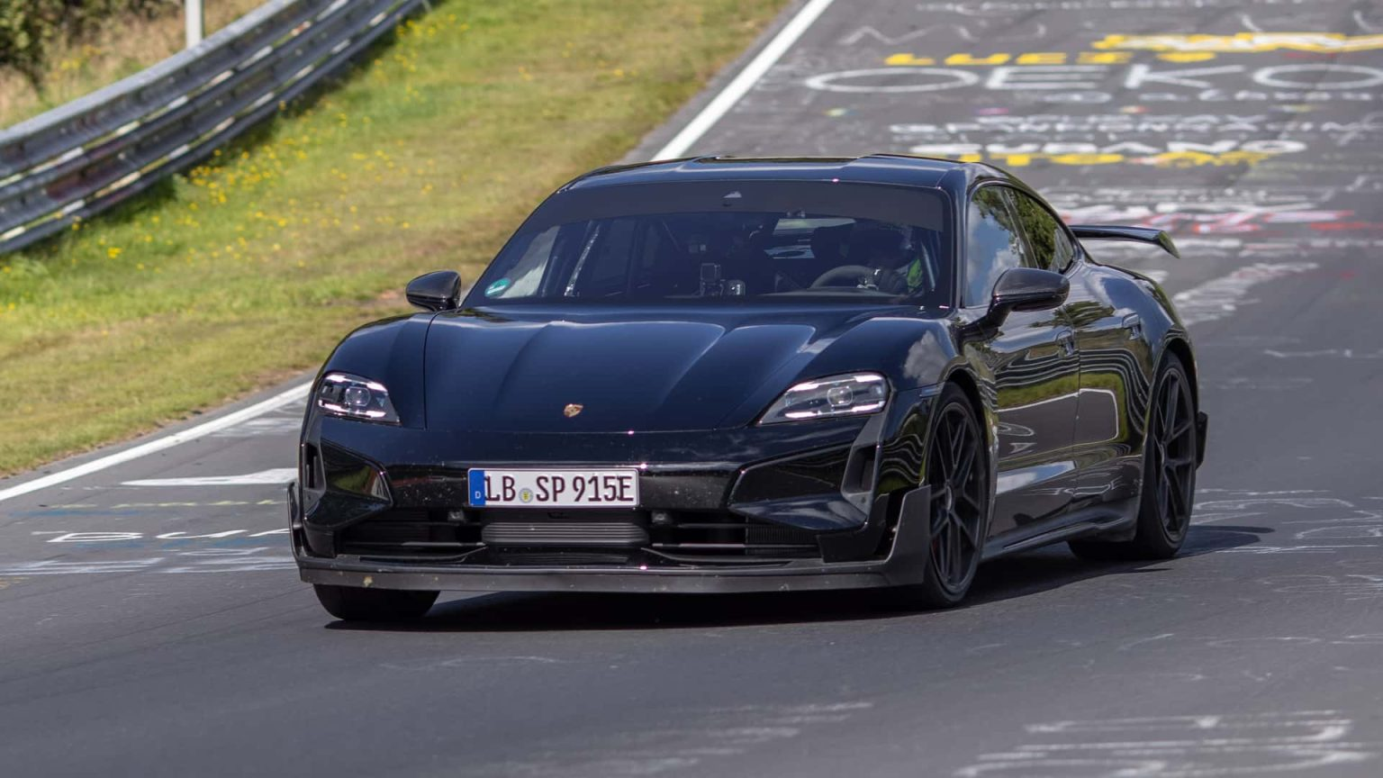 Porsche Taycan Turbo GT Pecahkan Rekod di Nürburgring