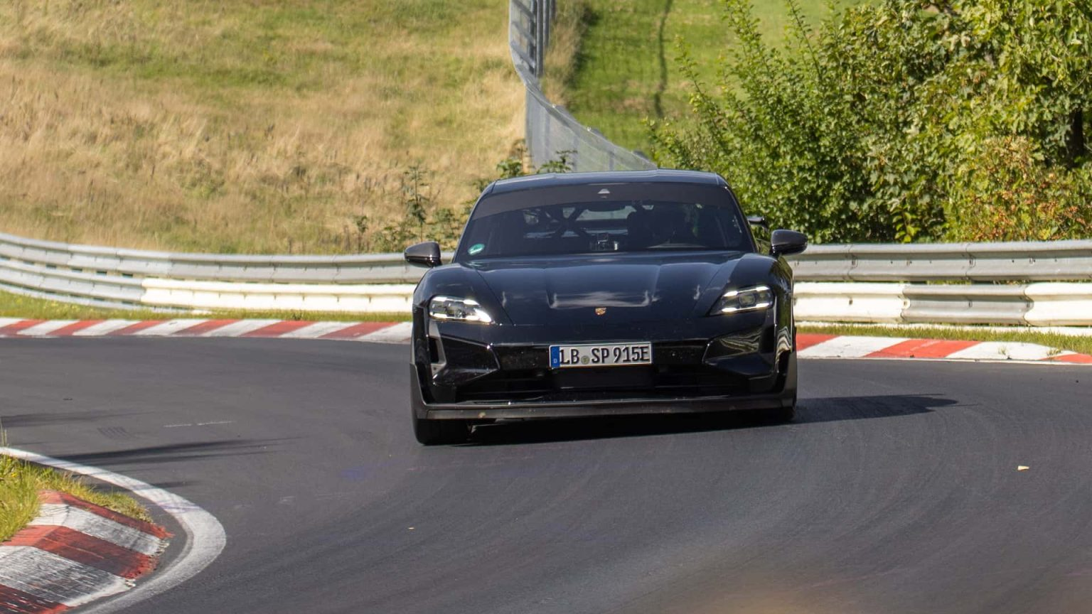 Porsche Taycan Turbo GT Pecahkan Rekod di Nürburgring