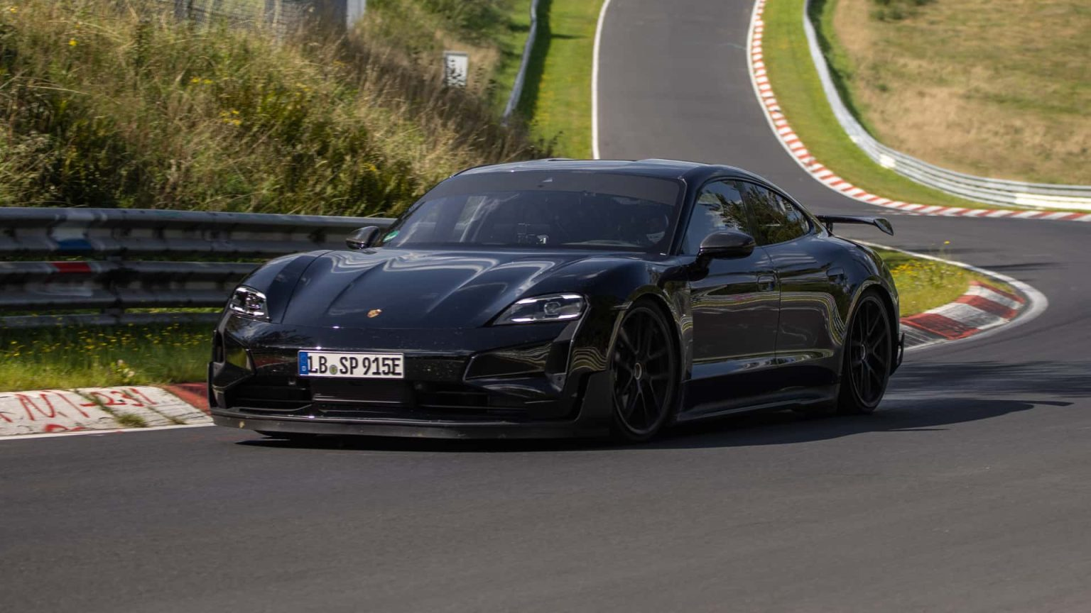 Porsche Taycan Turbo GT Pecahkan Rekod di Nürburgring