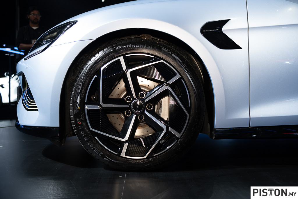 Review: BYD Seal Performance - Why This Should Be Your First EV!