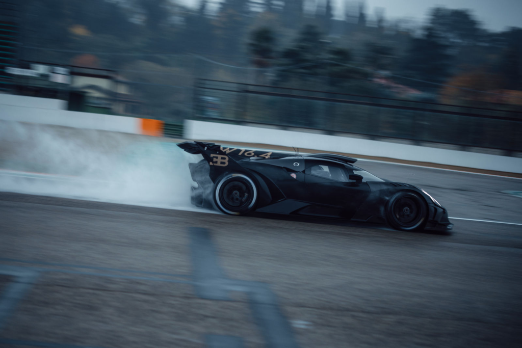 Bugatti Bolide mempunyai Sistem Brek Karbon Terbesar Yang Pernah Dibuat oleh Brembo