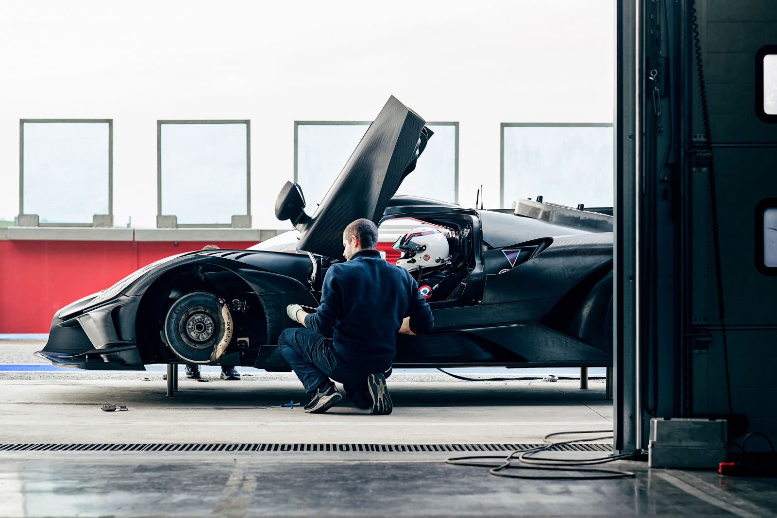 Bugatti Bolide mempunyai Sistem Brek Karbon Terbesar Yang Pernah Dibuat oleh Brembo