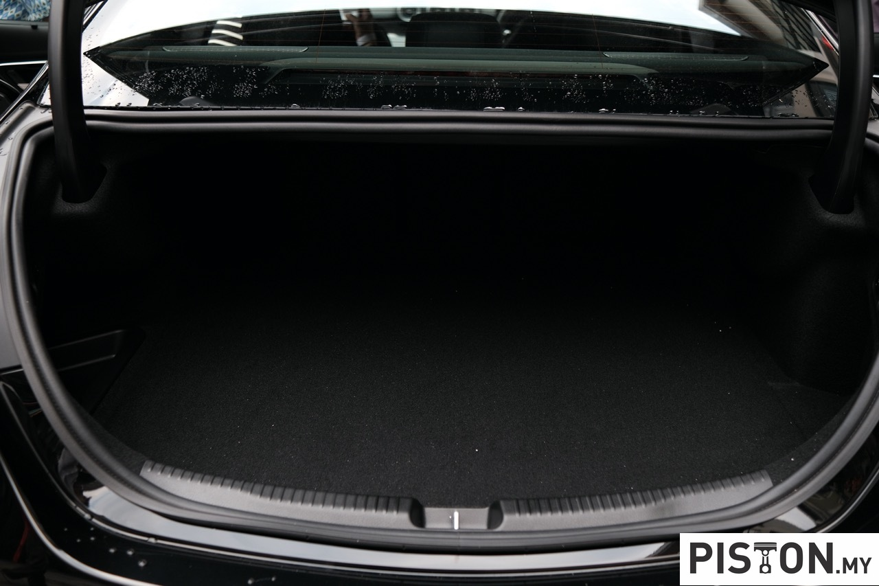 Mercedes-Benz Malaysia Memperkenalkan C 350 e Plug-in Hybrid Baharu