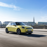 Mini Memperkenalkan Mini Cooper E Baharu Dalam Trim Klasik