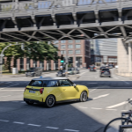 Mini Memperkenalkan Mini Cooper E Baharu Dalam Trim Klasik