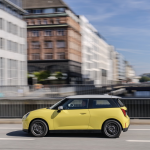 Mini Memperkenalkan Mini Cooper E Baharu Dalam Trim Klasik