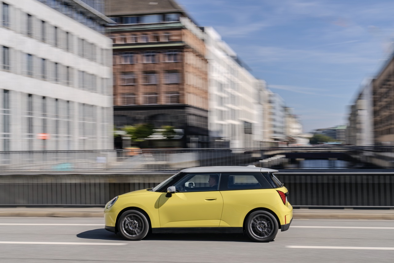 Mini Memperkenalkan Mini Cooper E Baharu Dalam Trim Klasik