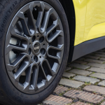 Mini Memperkenalkan Mini Cooper E Baharu Dalam Trim Klasik