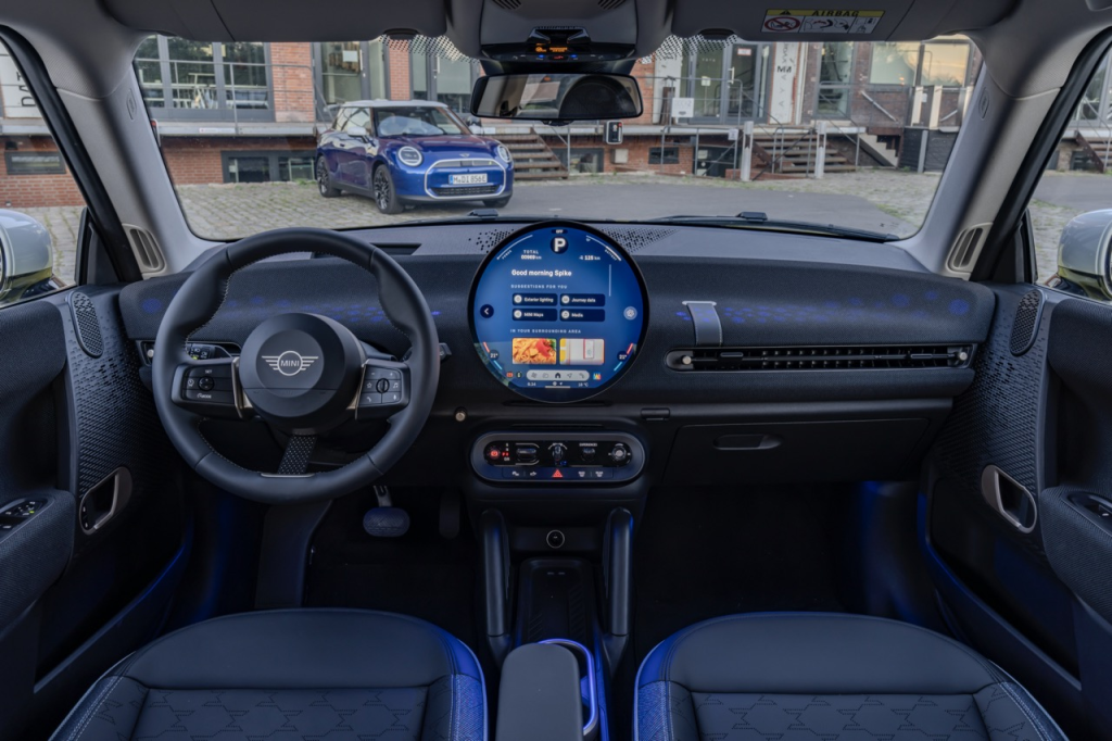 Mini Memperkenalkan Mini Cooper E Baharu Dalam Trim Klasik