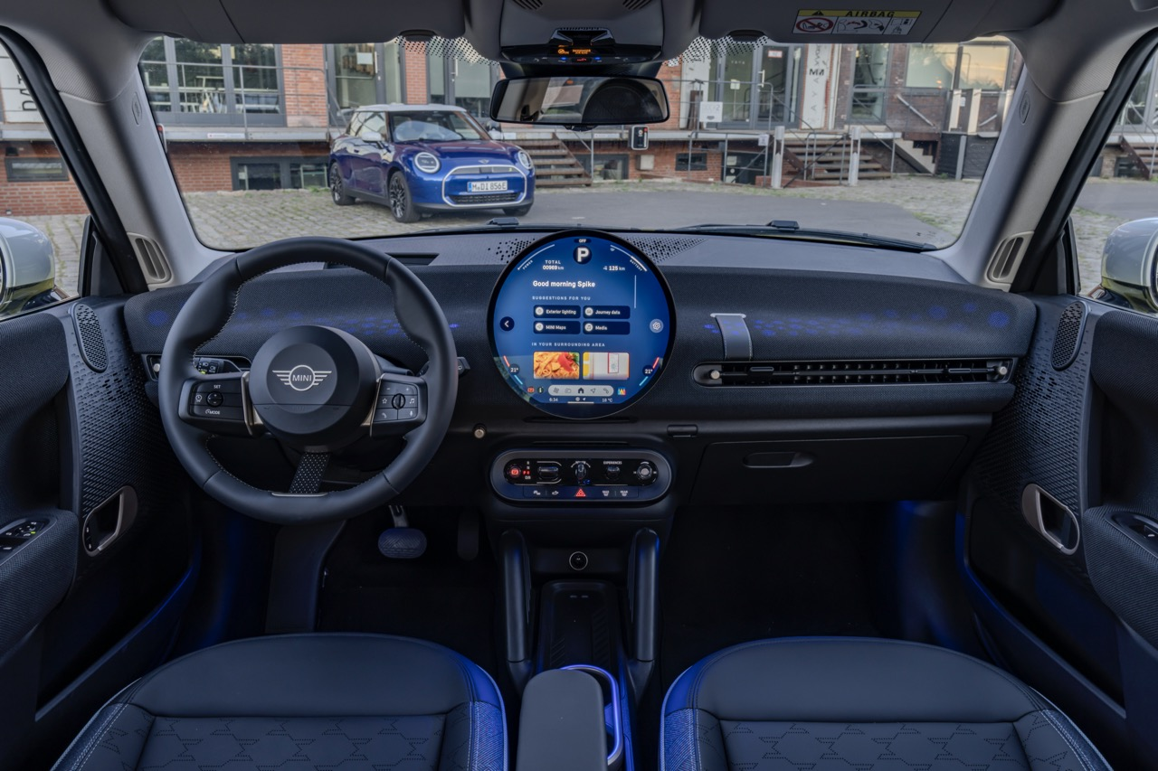 Mini Memperkenalkan Mini Cooper E Baharu Dalam Trim Klasik