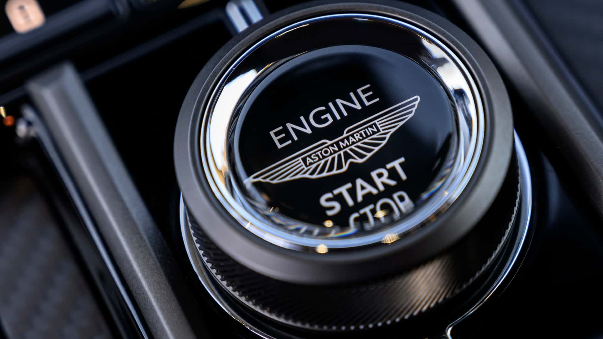 Aston Martin Memperkenalkan Vantage 2025: Lebih Kuasa, Prestasi Dipertingkat