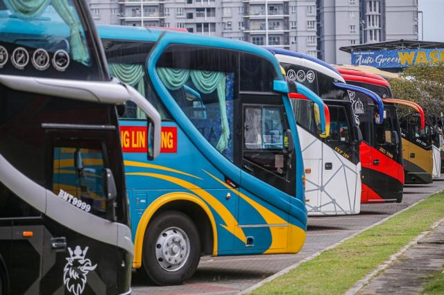 Pasangan Dikenakan RM482 Untuk Tambang Bas Dari Gopeng Ke JB