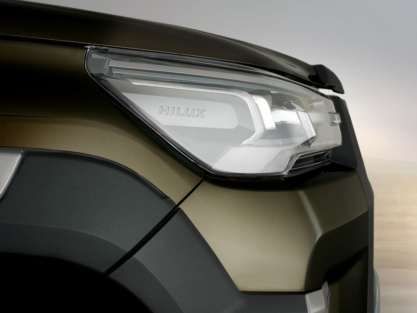 Facelift Ketiga untuk Toyota Hilux Generasi Kelapan: Reka Bentuk Baharu, Pilihan Hibrid Ringan