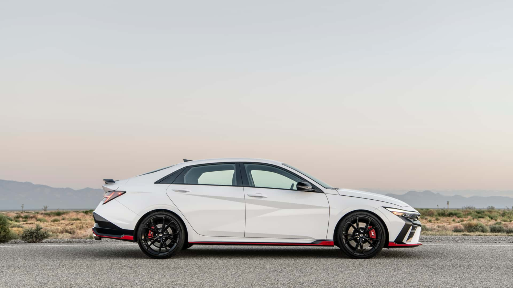 Hyundai Memperkenalkan 2024 Elantra N dengan Prestasi Yang Dipertingkatkan