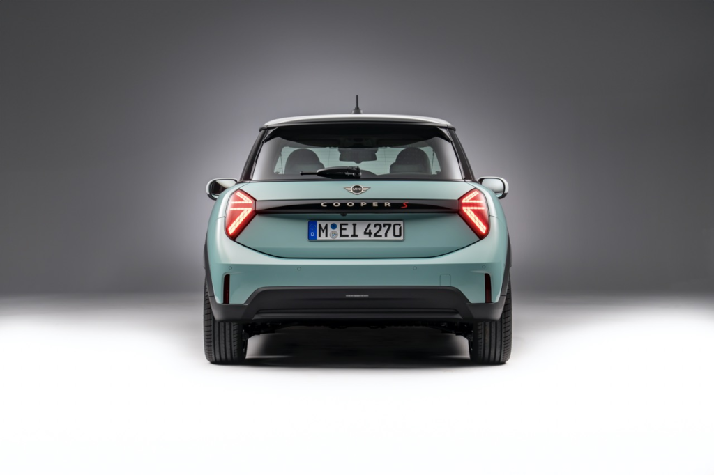 Mini Memperkenalkan Mini Cooper Petrol Generasi Baru dengan 204hp