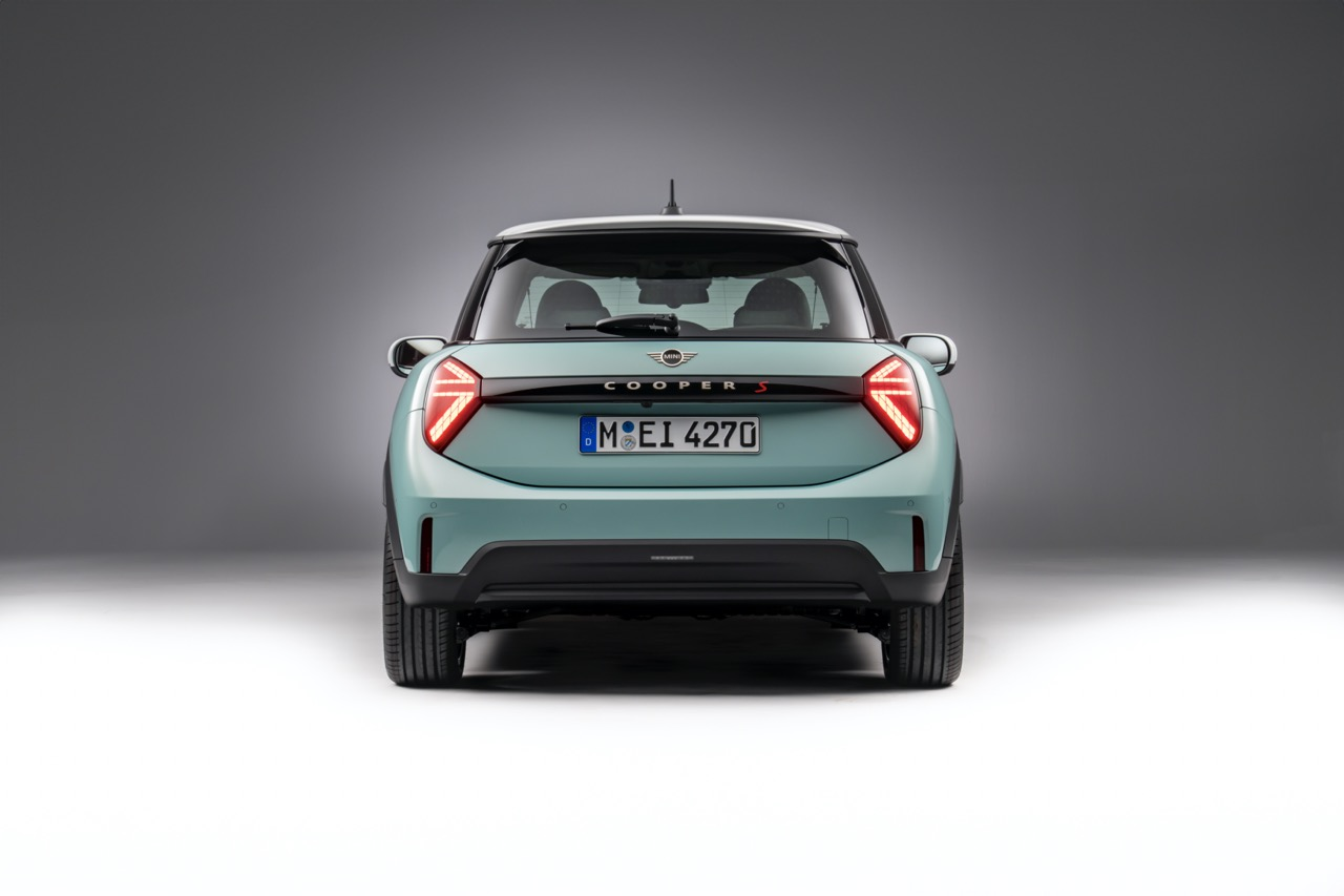 Mini Memperkenalkan Mini Cooper Petrol Generasi Baru dengan 204hp
