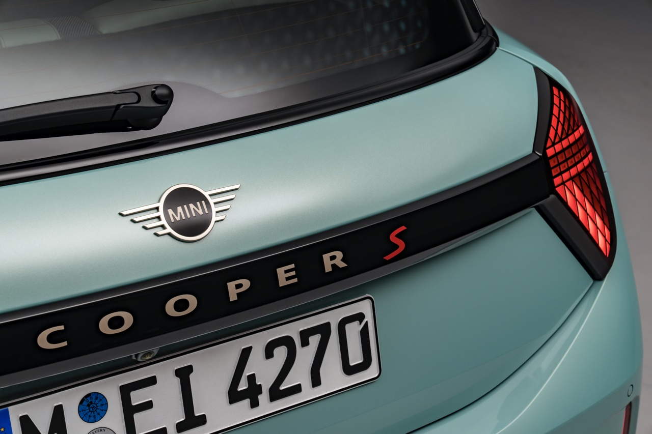 Mini Memperkenalkan Mini Cooper Petrol Generasi Baru dengan 204hp