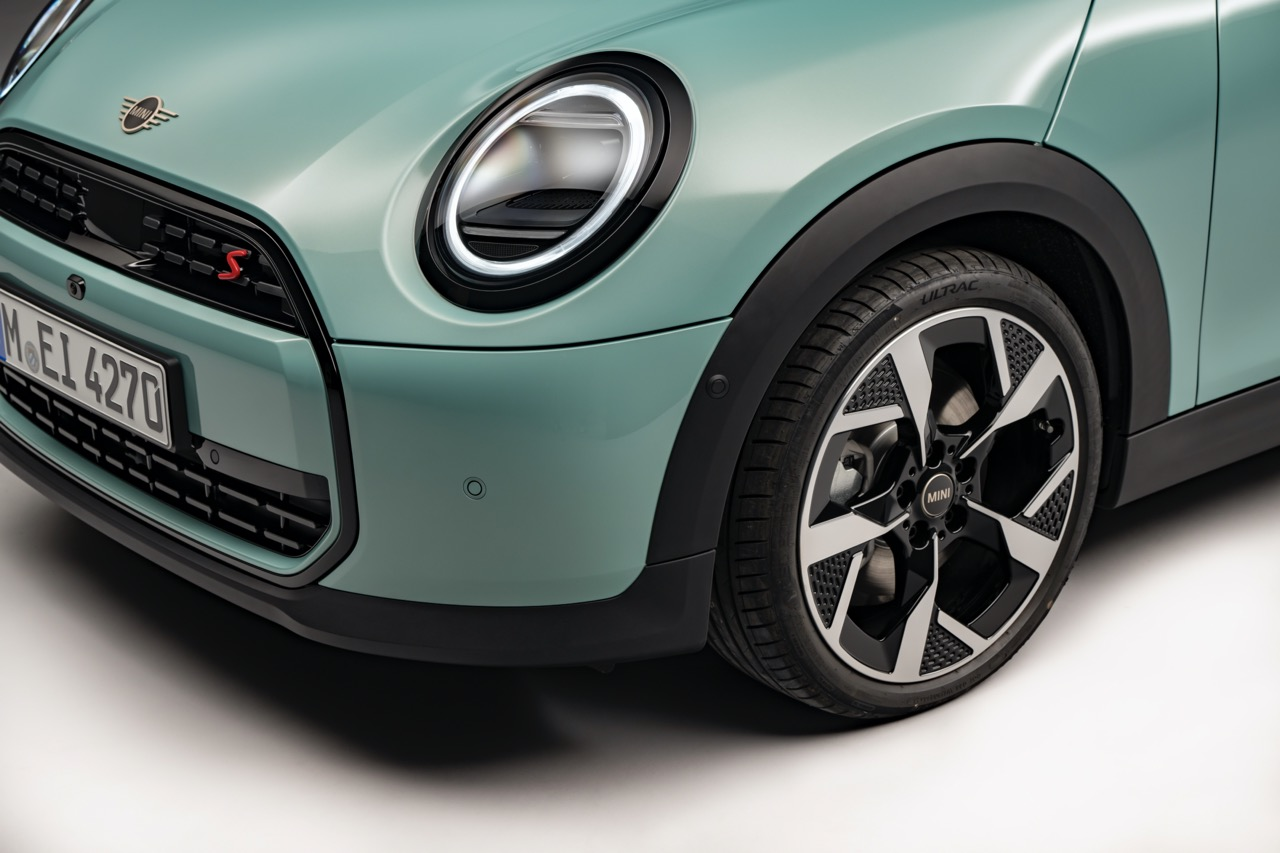 Mini Memperkenalkan Mini Cooper Petrol Generasi Baru dengan 204hp