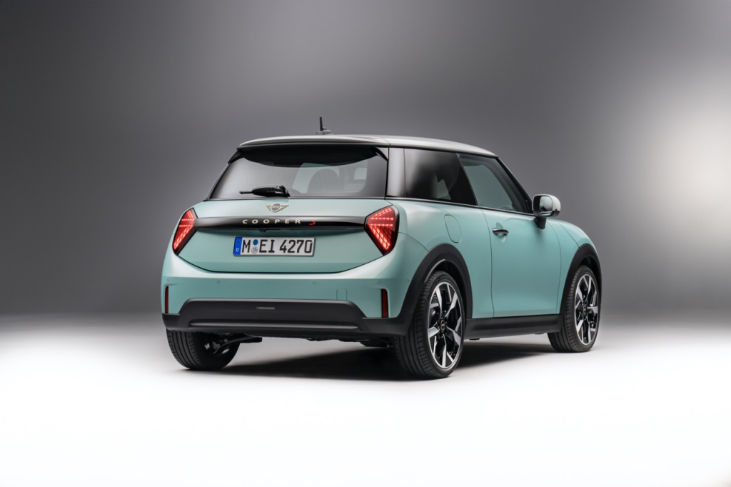 Mini Memperkenalkan Mini Cooper Petrol Generasi Baru dengan 204hp