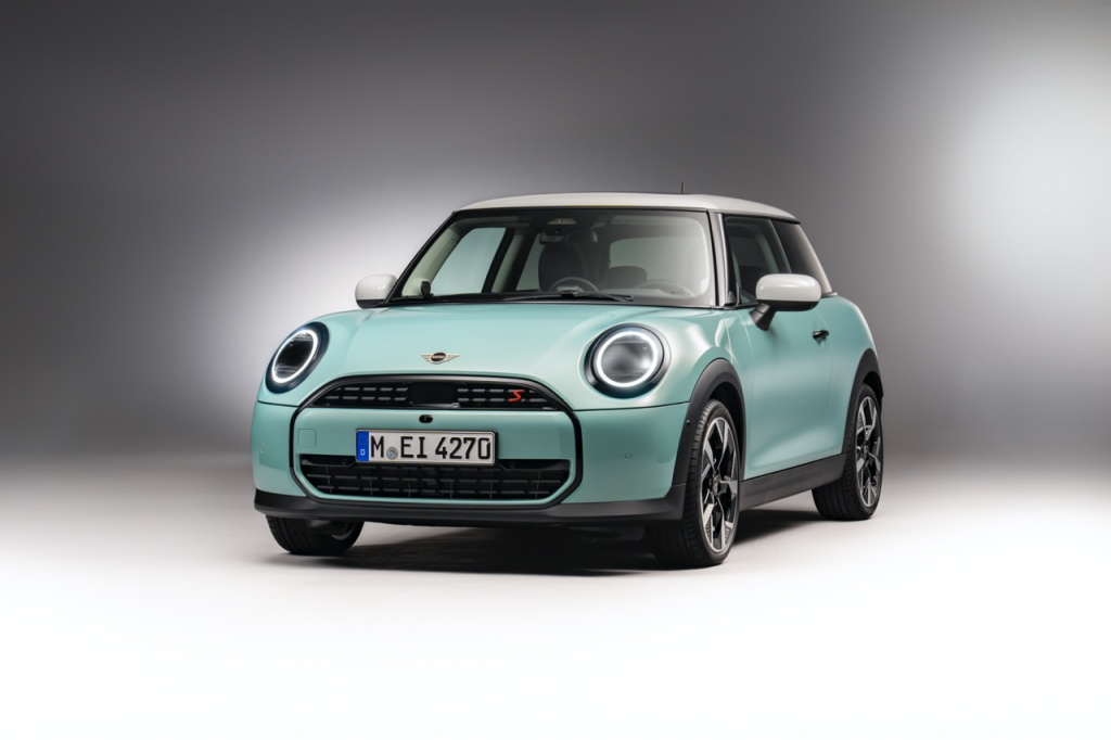 Mini Memperkenalkan Mini Cooper Petrol Generasi Baru dengan 204hp